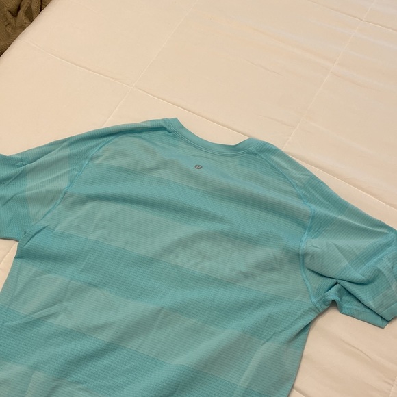 Lululemon athletic v neck - Picture 5 of 5